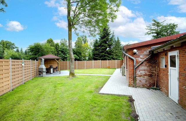 Lovely apartment for 6 guests with WIFI, TV and patio