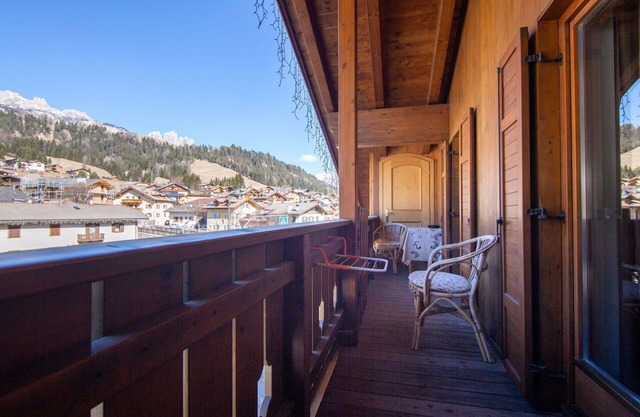 Lovely apartment for 23 people with WIFI, TV, balcony and parking