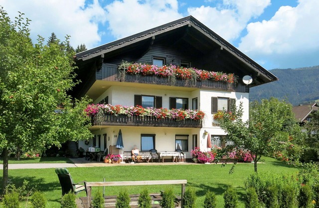 Lovely apartment for 4 people with WIFI, TV, balcony and parking
