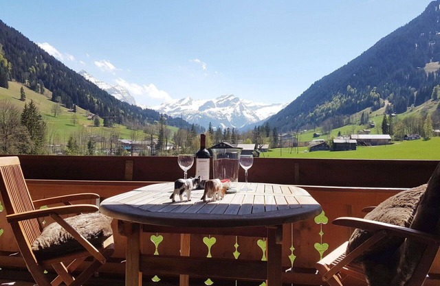 Lovely apartment for 4 guests with WIFI, TV and balcony