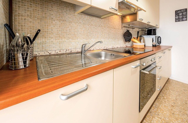 Lovely apartment for 4 guests with WIFI, A/C, TV, terrace, panoramic view and parking