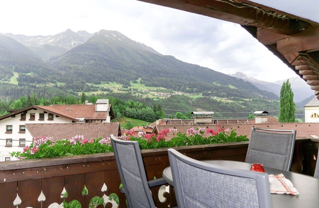 Lovely apartment for 5 guests with WIFI, TV, balcony and parking