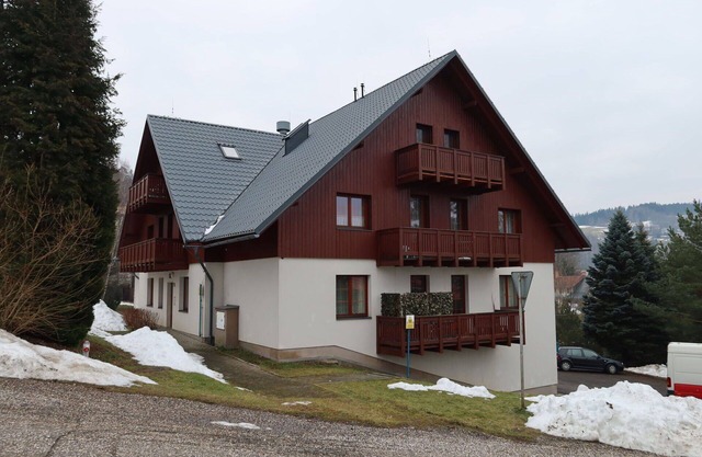 Lovely apartment for 4 guests with WIFI, TV, balcony, pets allowed, panoramic view and parking