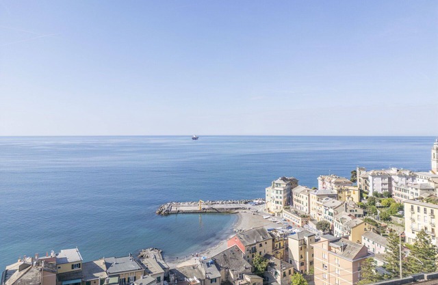 Lovely apartment for 4 people with A/C, WIFI and TV, close to Genoa
