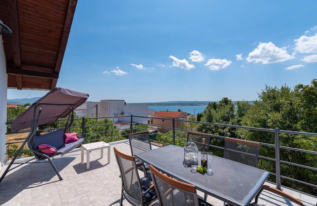Lovely apartment in Maslenica