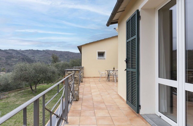 Lovely apartment in villa for 4 guests with A/C, WIFI, patio and pets allowed