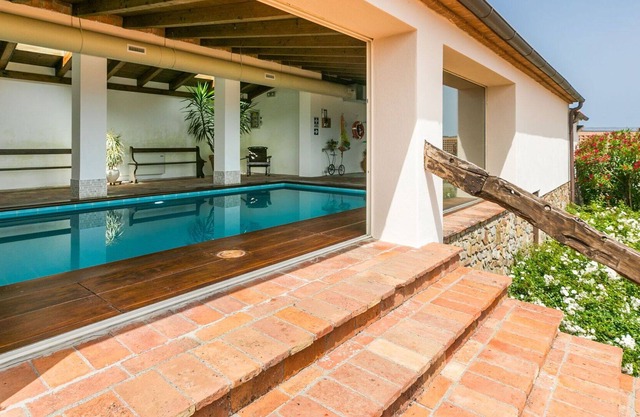 Lovely apartment in villa for 6 guests with WIFI, A/C, pool, patio and parking