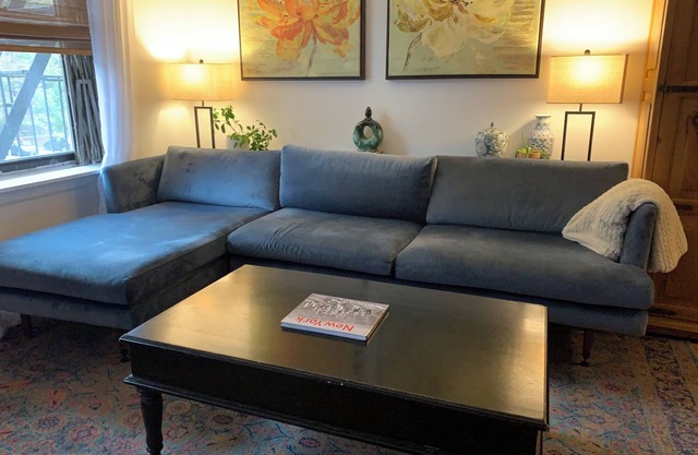Lovely Apt with Queen Beds, Fireplace, Close to Subway, Sleeps 4