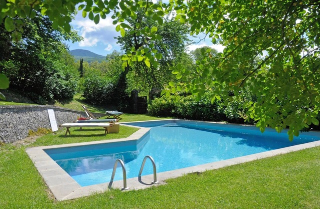 Lovely Artisan Tuscan Country House Walking Distance to Village - Pool & Wifi