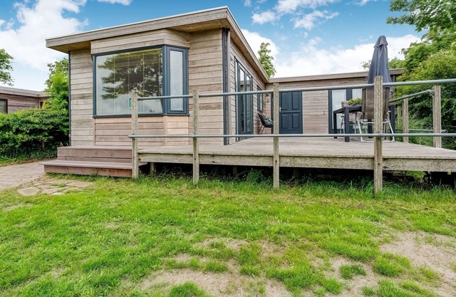 Lovely Chalet near the Lauwersmeer Lake