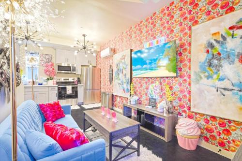 Lovely Family Home Near Universal with Patio and Games