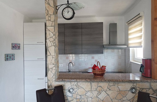 Lovely home in Kastel Stafilic