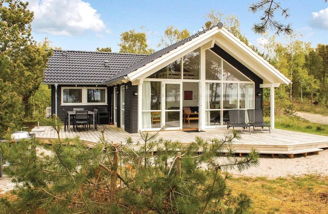 Lovely home in Knebel with WiFi