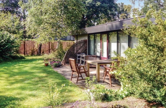 Lovely home in Reutum with WiFi