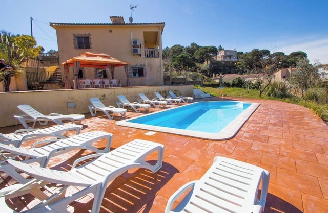 Lovely Lazy days in Lloret de Mar w/private pool!