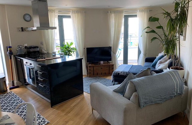 Lovely modern 2 bedroom apartment in Tankerton
