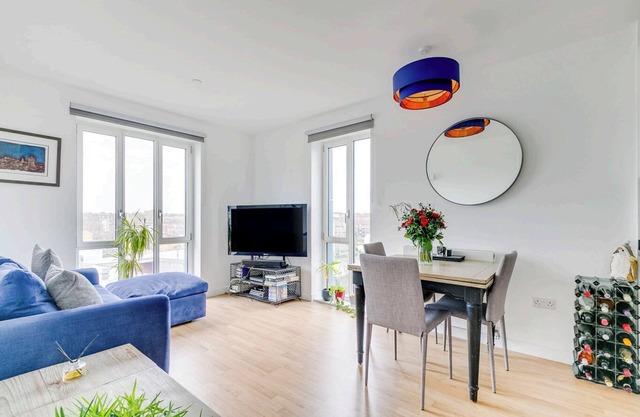 Lovely one bed apartment with excellent views of London
