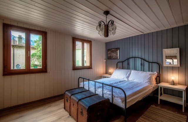 Lovely one-bedroom apartment in typical mountain house (CHIÈRA)