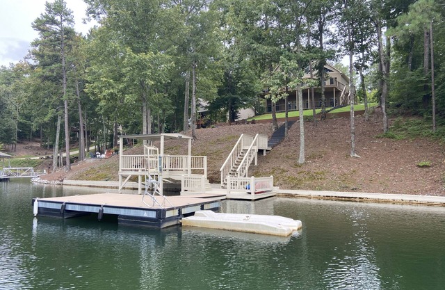 Lovely Quiet Lake Home for Small Groups