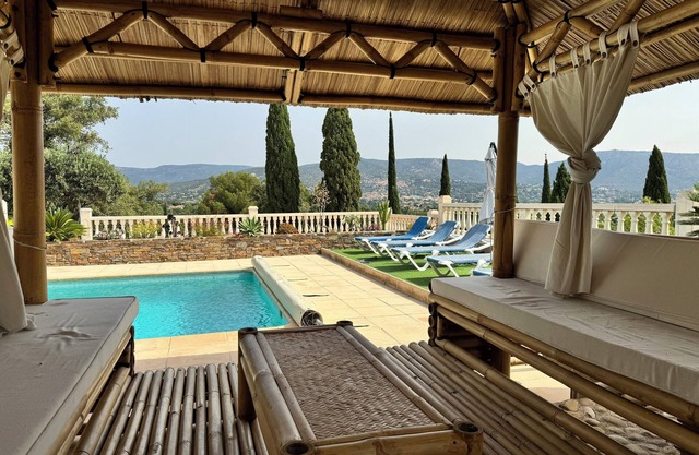 Lovely T2 property secure private parking in a peaceful location
