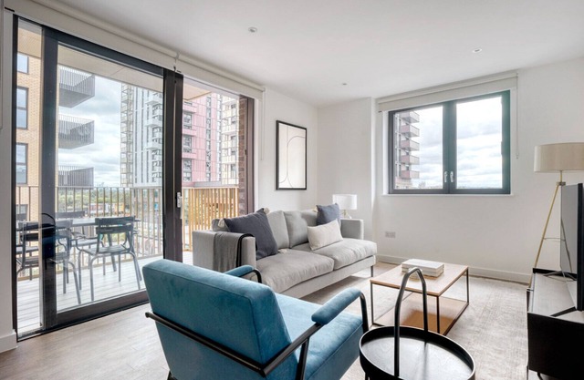 Lovely Walthamstow 2BR w/Gym, Lounge & Concierge nr Tube, by Blueground