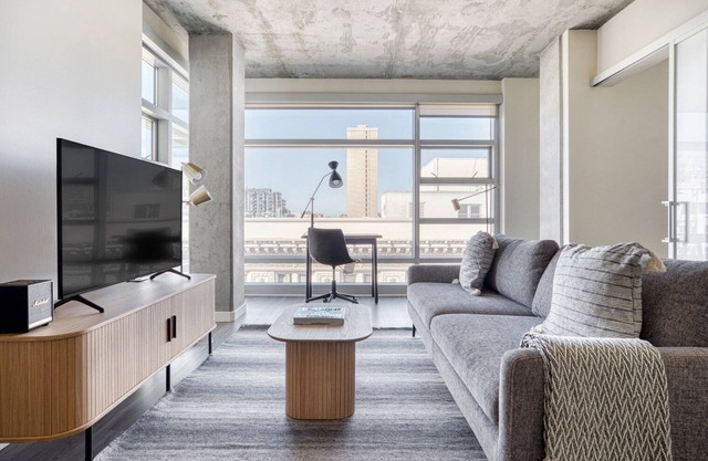 Lower Nob Hill 2BR w/Roofdeck, BBQ, near Shops, by Blueground