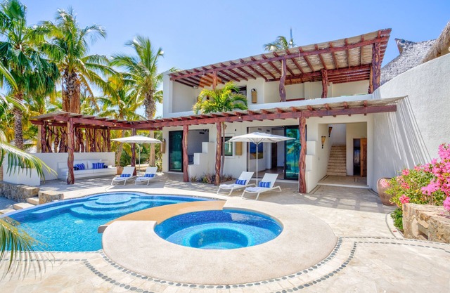 Lower Palmilla: Oceanfront room with pivate pool and jacuzzi