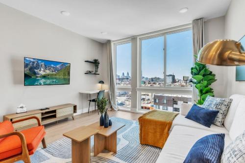 Lux 2BD with KINGS - Pier Views - Near Fishtown!