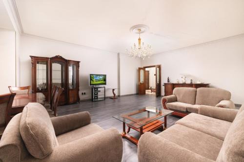 Lux Apartment On Amiryan Street, 2 Bedrooms, 2 Bathrooms, Open Balcony