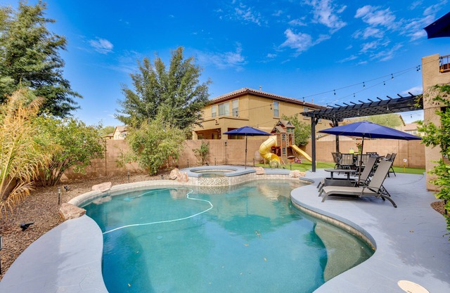 Luxe Family Home w/Pool, 13 Mi to Dtwn Phoenix!