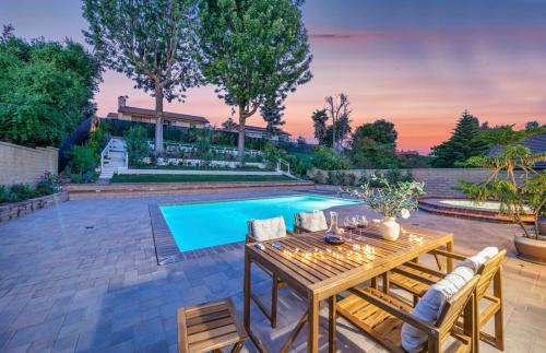 Luxe Sundance Villa 2BR with Pool and Spa Near Disney