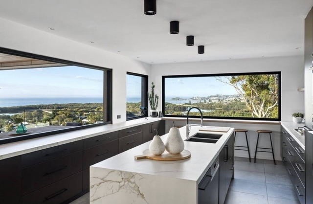 Luxe Terrigal Beach ocean view