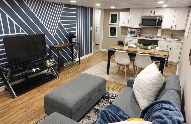 ⭐ Luxurious 1 Bed 1 Bath Suite in West Knoxville ⭐