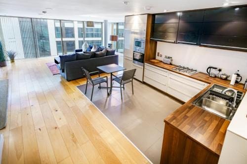 Luxurious 2 Bedroom City Centre Apartment