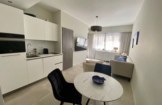 Luxurious 2-room "Massenet" balcony