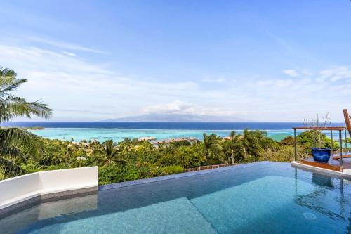 Luxurious 3BR Villa with Infinity Pool