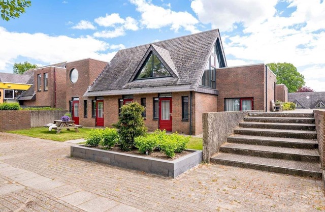 Luxurious forest villa "De Steenbok" close to forest and IJsselmeer