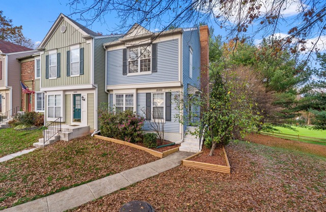 Luxurious home with golf course view, deck, grill, Peloton! King size bed.