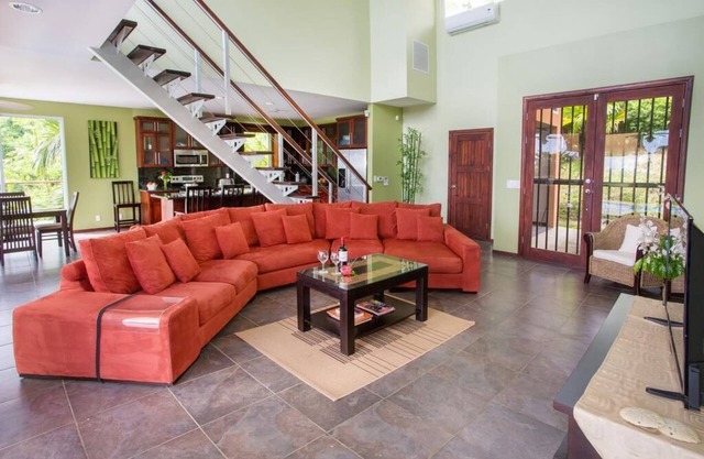 Luxurious Low Cost Costa Rican Villa w/Ocean View!