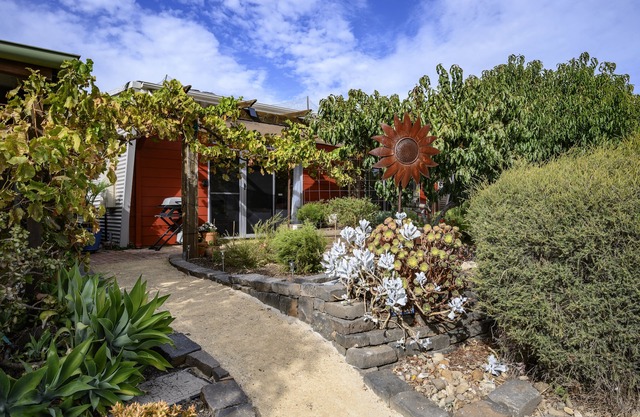 Luxurious, stylish, cosy and clean - Eco living and non smoking village