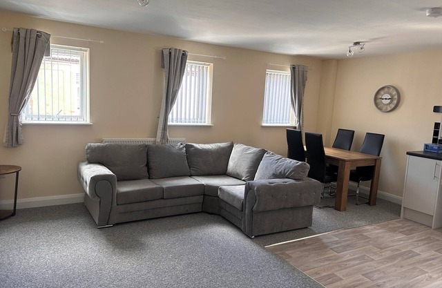 Luxury 1 bedroom open Plan apartment with free internet servicesn