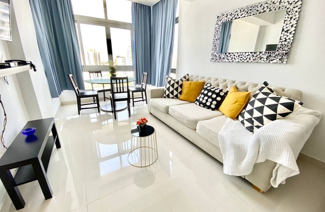 luxury 1br , Pool, Gym, Close Agora Mall