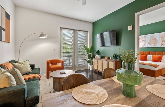 Luxury 1BR w/Terrace & Parking by Beltline