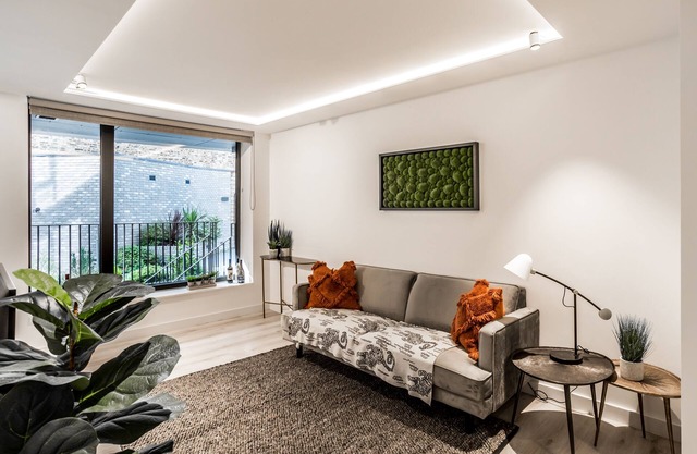 Luxury 2-bed, 2.5 bath Apartment with Balcony - Borough Market/London Bridge