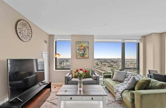 Luxury 2 Bedrooms apt TD garden, the house of Celtics & Bruins