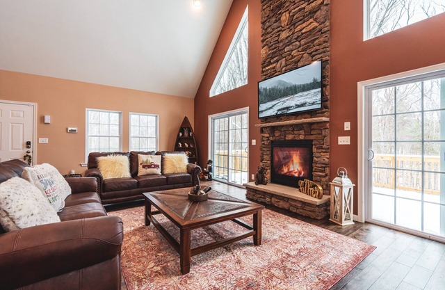 Luxury 2 Master suite with Hot Tub & Sauna