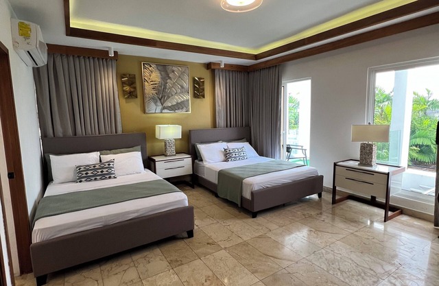 Luxury 3-bed -Jacuzzi villa with WiFi and AC in Juan Dolio
