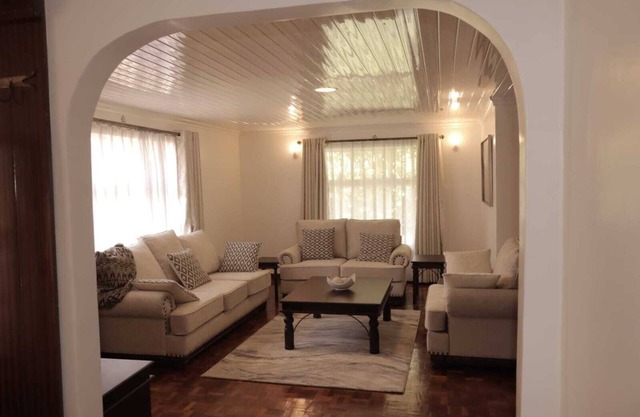 Luxury 5BR Bungalow with Private Pool near JKIA – Greenpark, Athi River