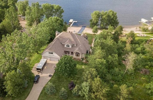 LUXURY 5BR LAKE HOUSE MINUTES FROM SAND VALLEY GOLF COURSE AND LAKE PETENWELL