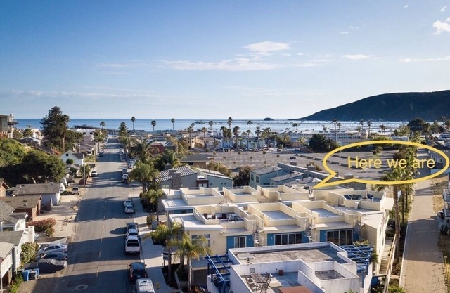Luxury Avila Beach Condo, roof top patio = couch, heater, fire pit & hot tub.